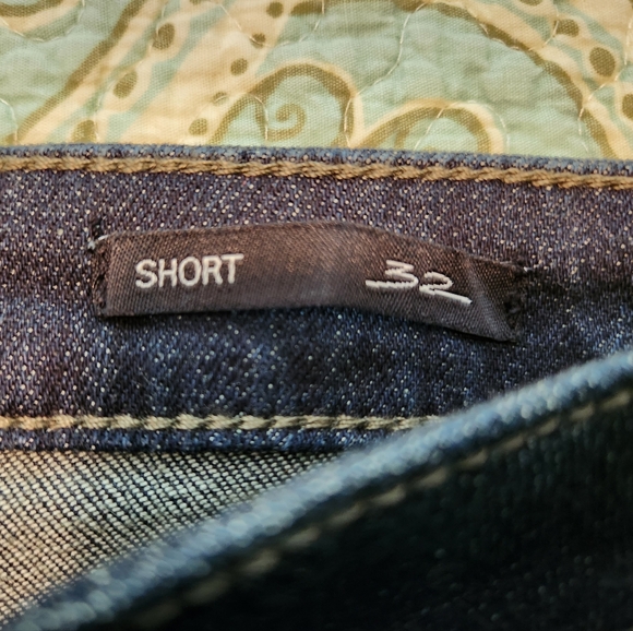 William Rast Jean Shorts (Short) Size 32 LIKE NEW - Picture 2 of 7